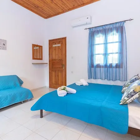 Country house Melissi Paralia Sikias